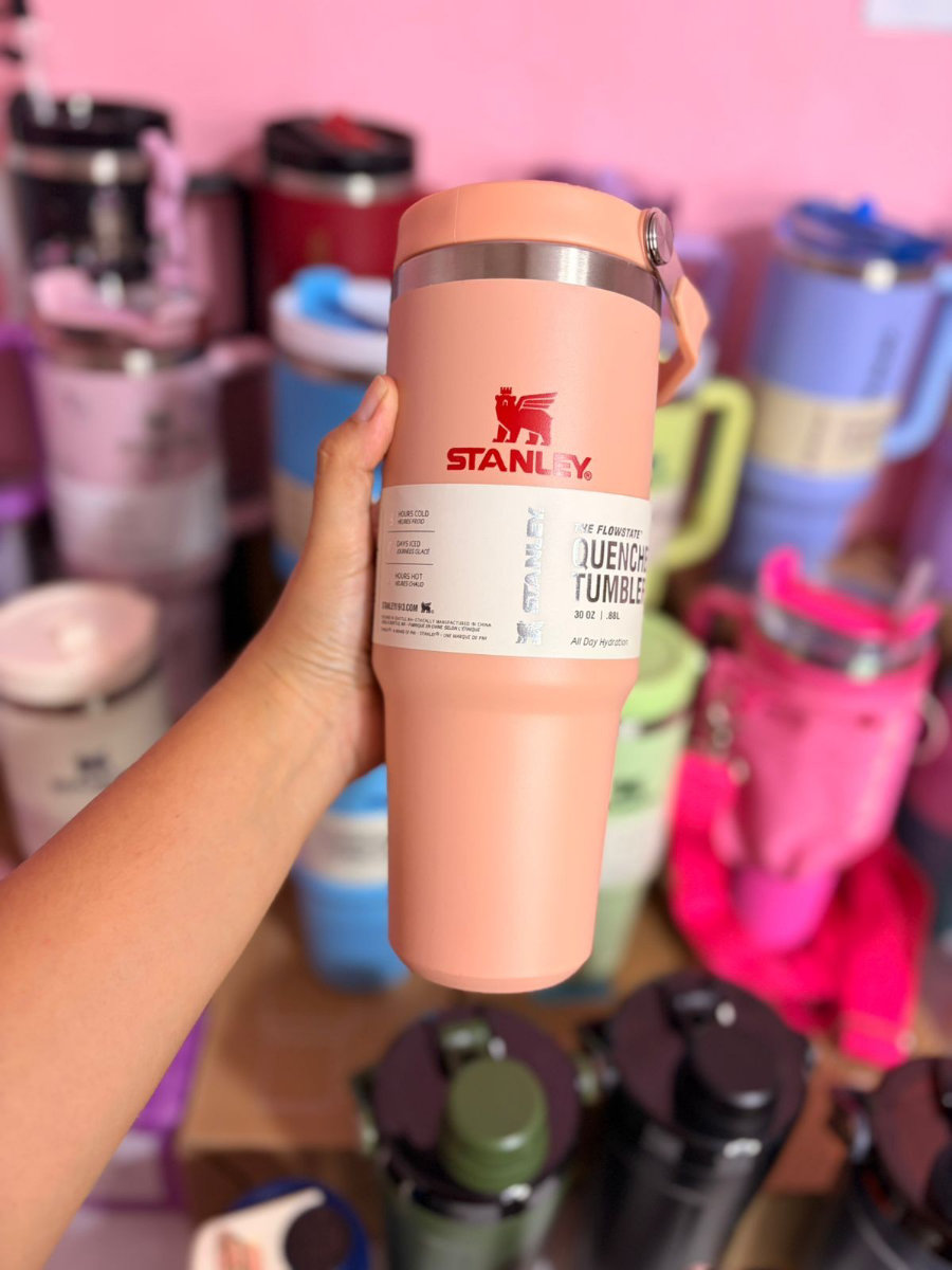 stanley tumbler flip straw 30oz. (880ml)